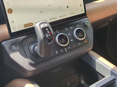 New 2026 Land Rover Defender 110 X-Dynamic SE AWD/4WD image 9