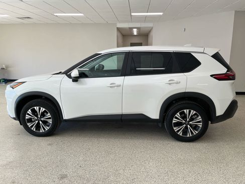 Used 2023 Nissan Rogue SV image 8