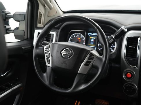 Used 2017 Nissan Titan SL w/ SL Towing Convenience Package AWD/4WD image 14