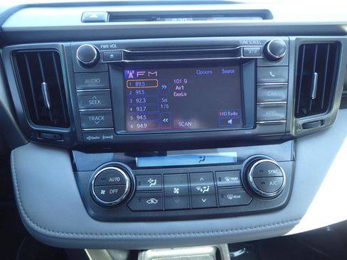 Used 2013 Toyota RAV4 XLE AWD/4WD image 19
