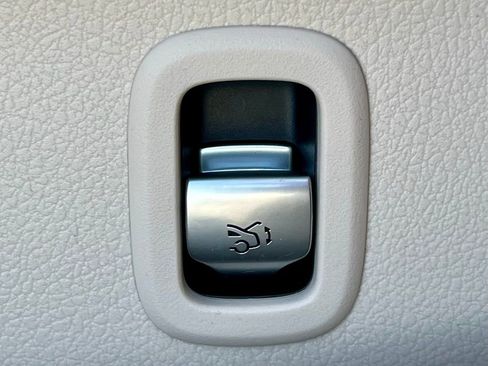 Certified 2023 Mercedes-Benz C 300 4MATIC Sedan image 18