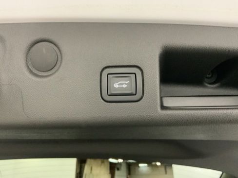 Used 2022 Chevrolet Equinox LT image 33