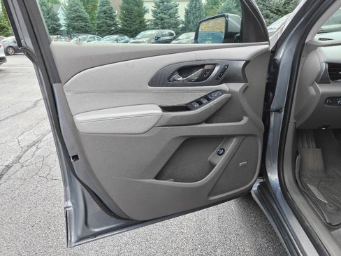 Used 2019 Chevrolet Traverse Premier w/ Driver Confidence II Package FWD image 9