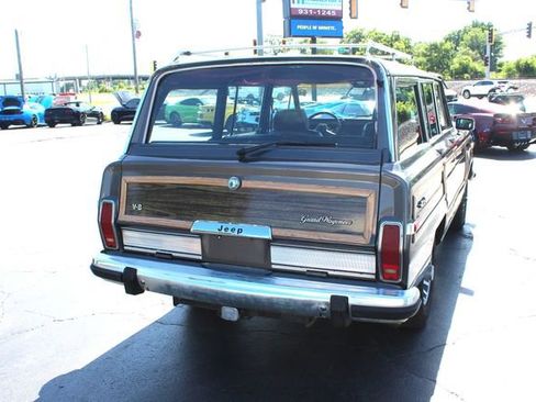 Used 1990 Jeep Grand Wagoneer AWD/4WD image 10