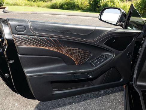 Used 2018 Aston Martin Vanquish S RWD image 19