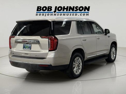 Used 2022 GMC Yukon SLT w/ SLT Luxury Package image 2
