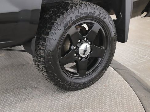 Used 2015 Chevrolet Silverado 2500 High Country w/ Duramax Plus Package image 14