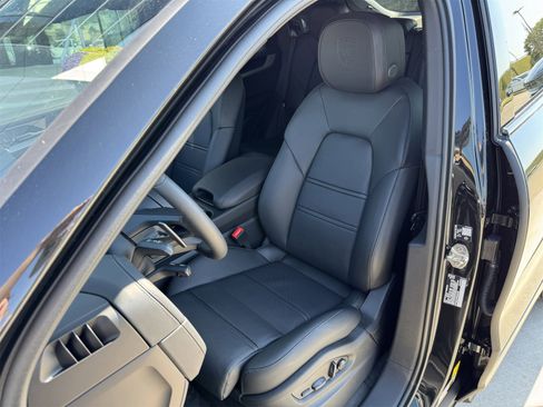 New 2026 Porsche Cayenne E-Hybrid Coupe image 5