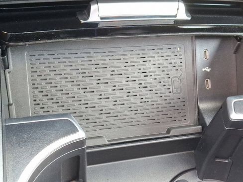 Used 2024 Mercedes-Benz GLE 450e 4MATIC image 26