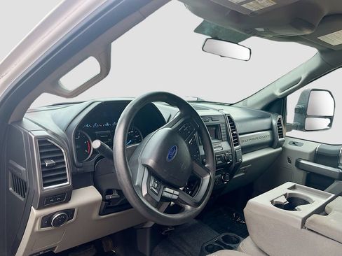 Used 2018 Ford F350 XLT w/ Snow Plow Prep Package AWD/4WD image 9