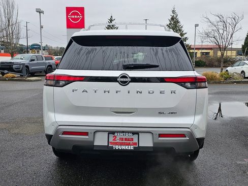 New 2025 Nissan Pathfinder SL image 6
