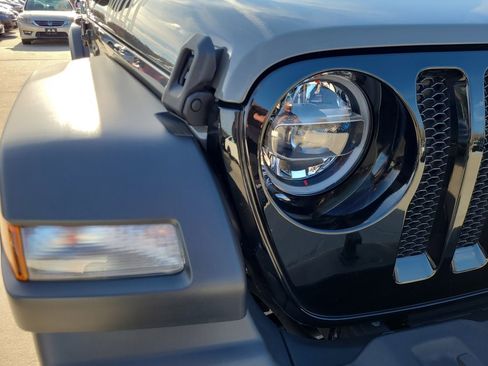 Used 2020 Jeep Wrangler Sport AWD/4WD image 28