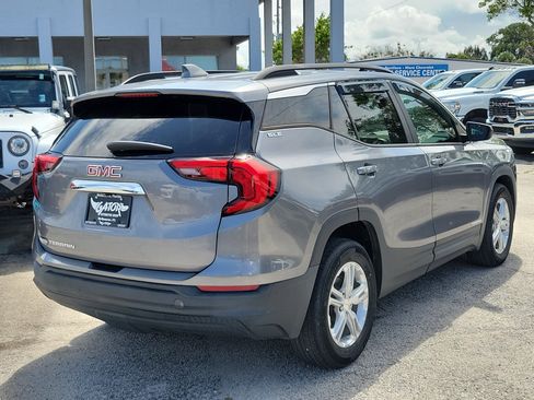 Used 2021 GMC Terrain SLE w/ Driver Convenience Package FWD image 4