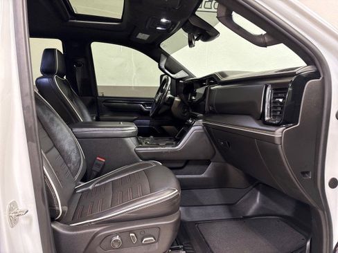 Used 2024 GMC Sierra 2500 AT4X image 61