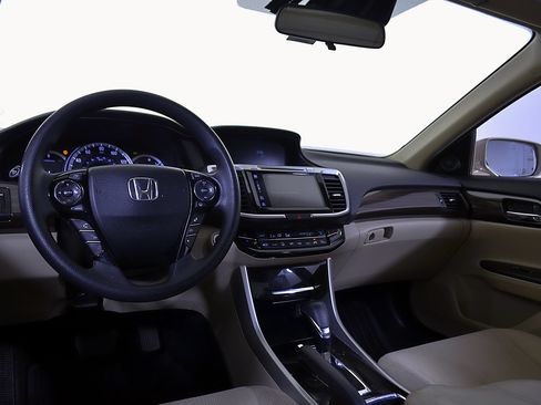 Used 2017 Honda Accord EX image 13