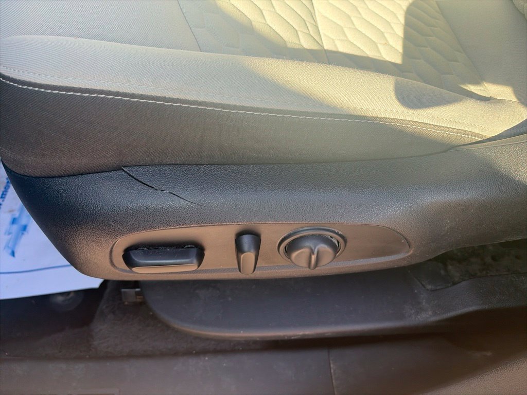 Used 2020 Chevrolet Equinox LT FWD image 18