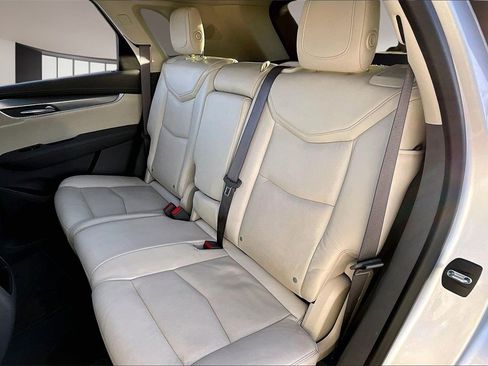 Used 2017 Cadillac XT5 Premium Luxury image 28