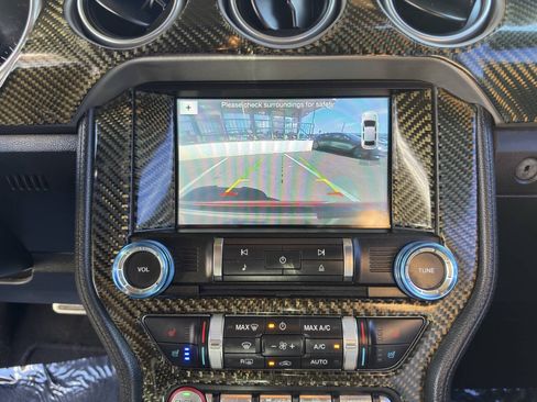 Used 2018 Ford Mustang GT Premium RWD image 19