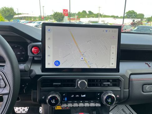 Used 2025 Toyota Tacoma TRD Pro AWD/4WD image 18