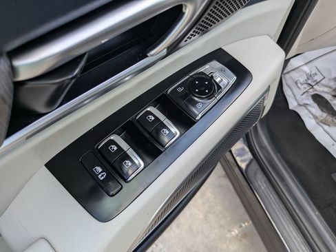 Used 2023 Kia Telluride EX w/ EX Captain's Chair Package FWD image 21