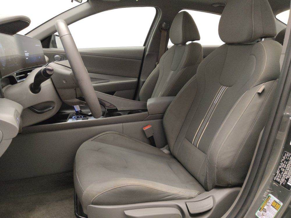 Used 2024 Hyundai Elantra SEL w/ Convenience Package FWD image 17