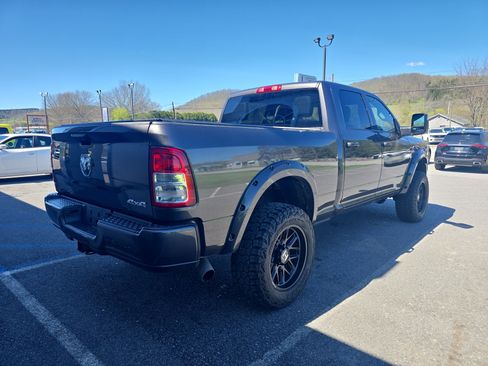 Used 2024 RAM 3500 Tradesman w/ Chrome Appearance Group AWD/4WD image 3