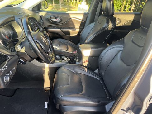 Used 2020 Jeep Cherokee Limited AWD/4WD image 14