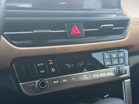 Used 2025 Kia Seltos EX w/ EX Sunroof Package image 18