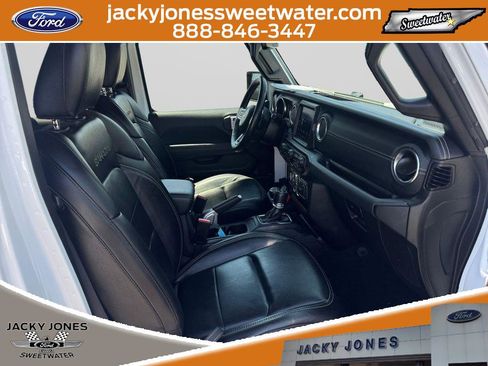 Used 2021 Jeep Wrangler Unlimited Sahara AWD/4WD image 15