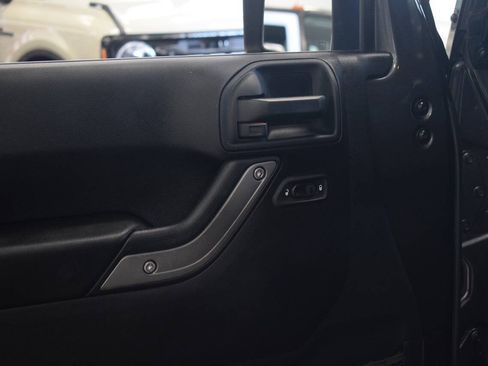 Used 2016 Jeep Wrangler Unlimited Sport w/ Quick Order Package 24S AWD/4WD image 17