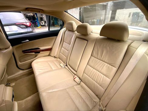 Used 2011 Honda Accord EX-L image 18