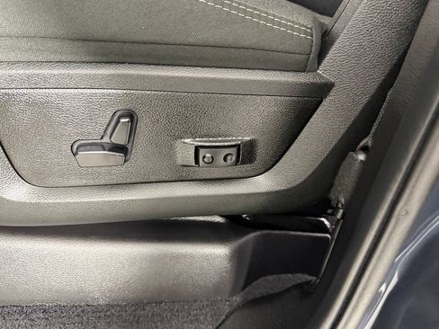 Certified 2026 RAM 2500 Big Horn AWD/4WD image 25