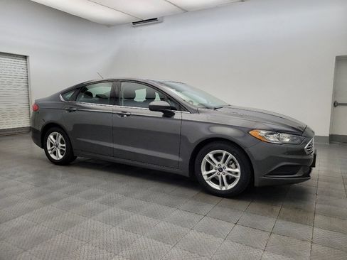 Used 2018 Ford Fusion SE w/ Fusion SE Technology Package image 11