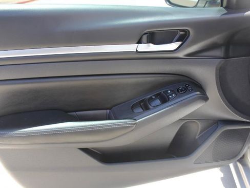 Used 2022 Nissan Altima 2.5 SV FWD image 10
