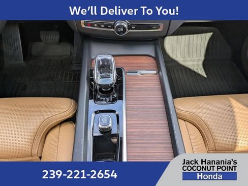 Used 2024 Volvo XC60 B5 Ultimate w/ Protection Package Premier AWD/4WD image 19
