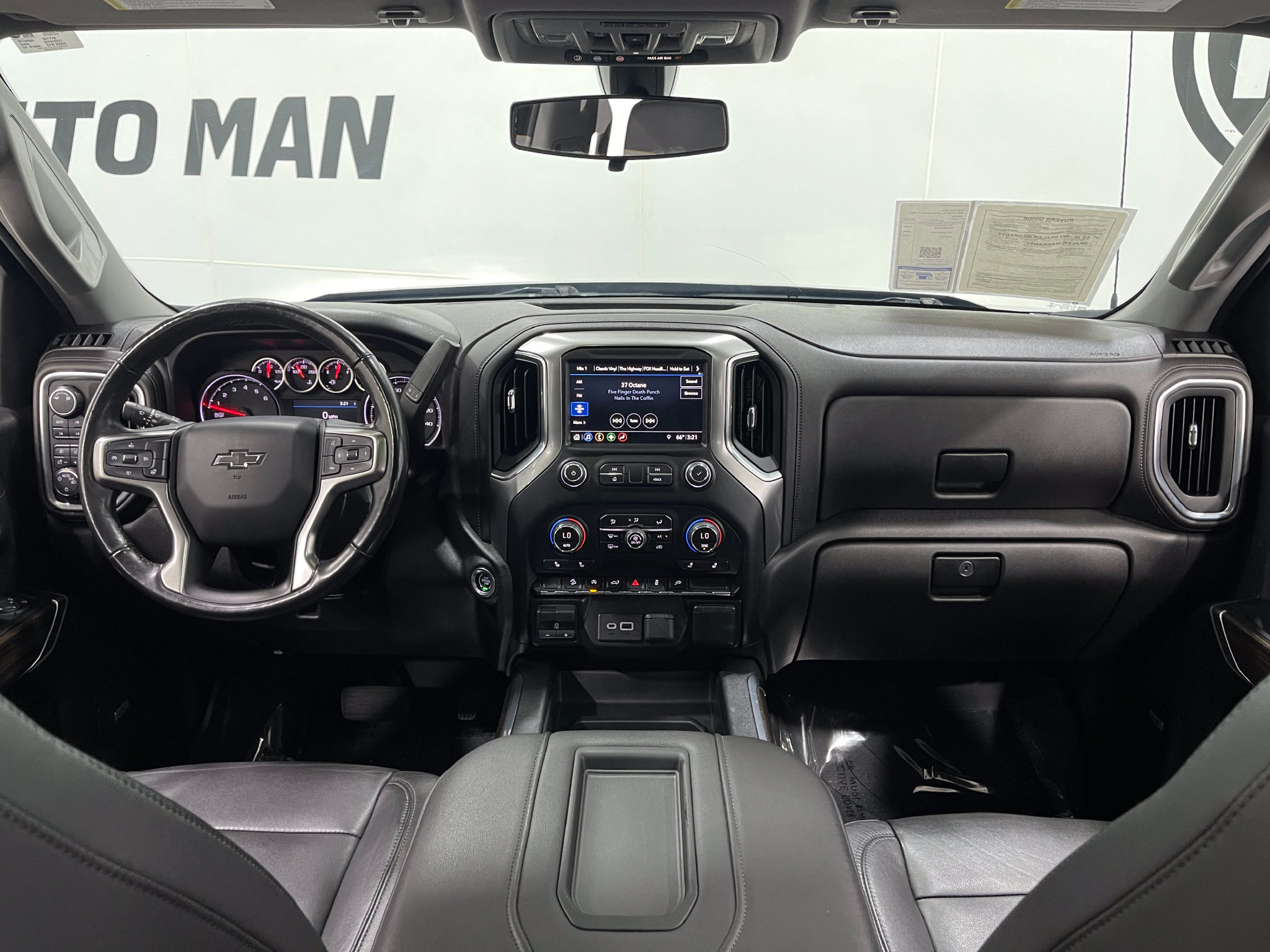Used 2019 Chevrolet Silverado 1500 LT Trail Boss AWD/4WD image 18