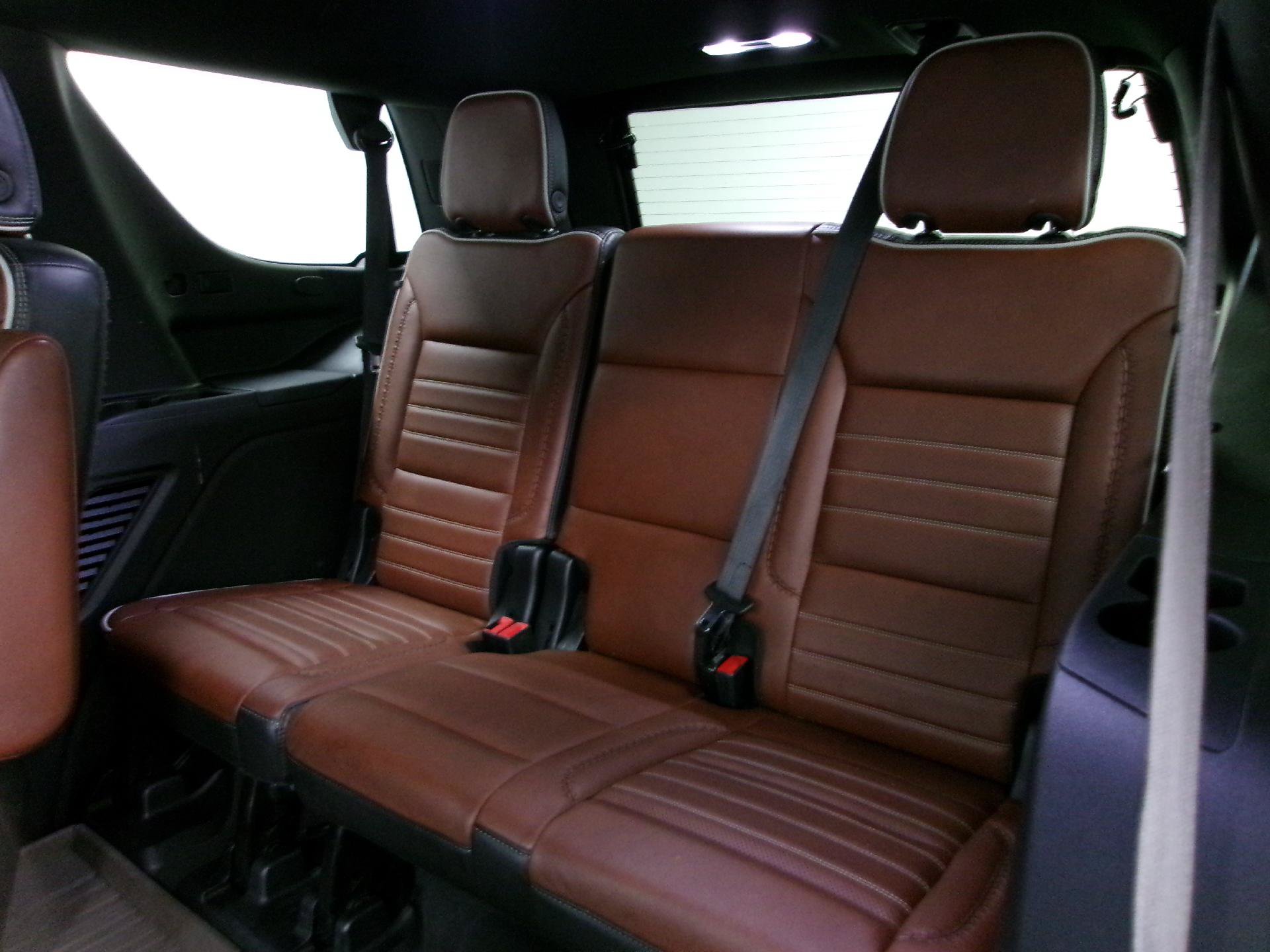 Used 2023 GMC Yukon Denali Ultimate AWD/4WD image 12