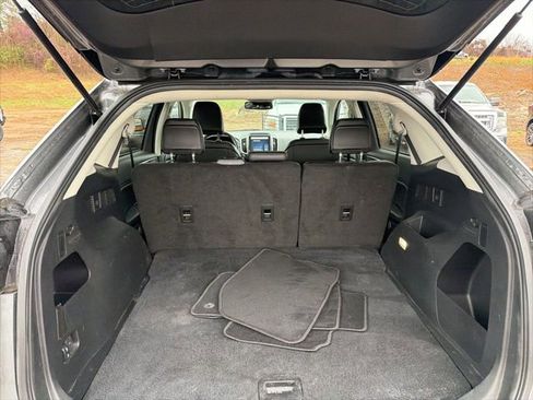 Used 2024 Ford Edge SEL image 11