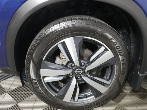 Used 2022 Nissan Rogue SL w/ SL Premium Package image 9