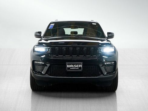 Used 2025 Jeep Grand Cherokee Limited w/ Black Appearance Package image 8