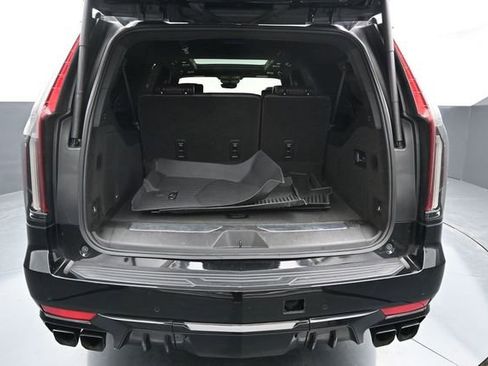 Used 2023 Cadillac Escalade ESV V AWD/4WD image 10