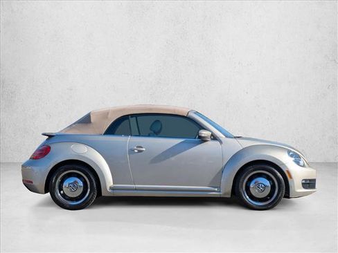 Used 2013 Volkswagen Beetle 2.5 image 4