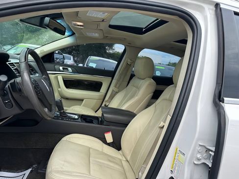 Used 2014 Lincoln MKS w/ Equipment Group 101A FWD image 10