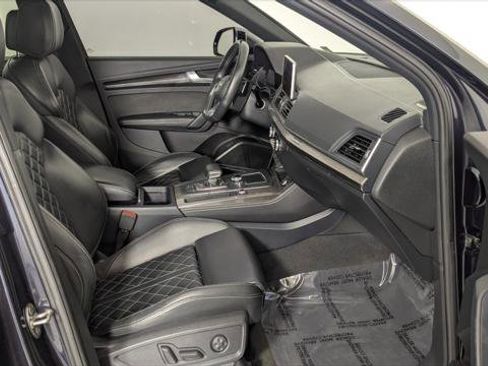 Used 2018 Audi SQ5 Premium Plus w/ Navigation Package image 21