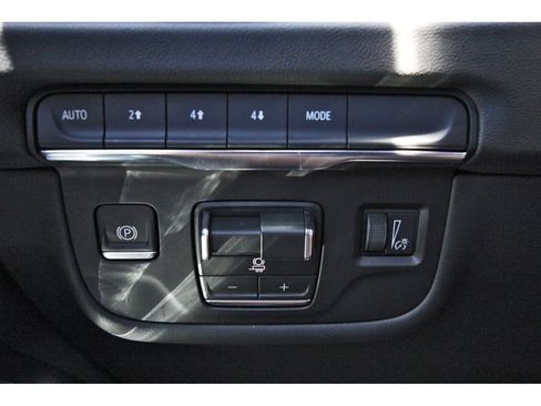 Used 2026 Cadillac Escalade Luxury AWD/4WD image 20