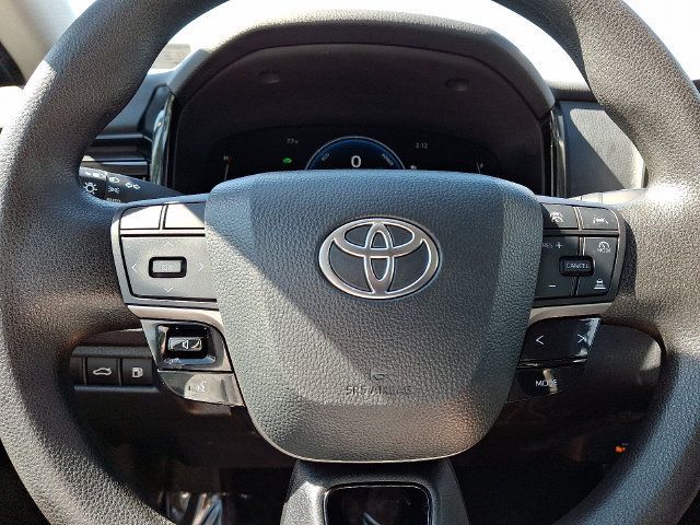 Used 2025 Toyota Camry LE FWD image 18