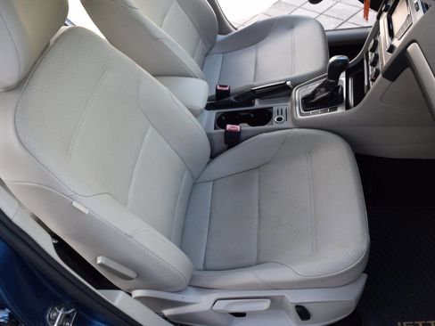 Used 2015 Volkswagen Golf TDI SE image 49