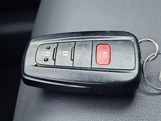 Used 2023 Toyota RAV4 XLE Premium FWD image 29