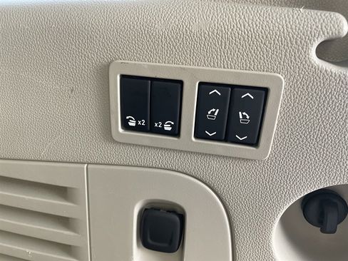 Used 2016 Cadillac Escalade ESV Luxury image 49