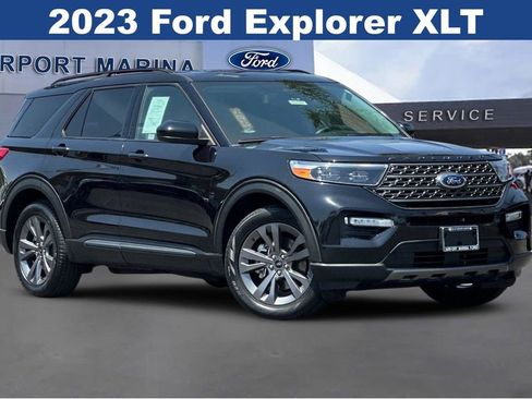 Certified 2023 Ford Explorer XLT w/ Equipment Group 202A RWD image 2
